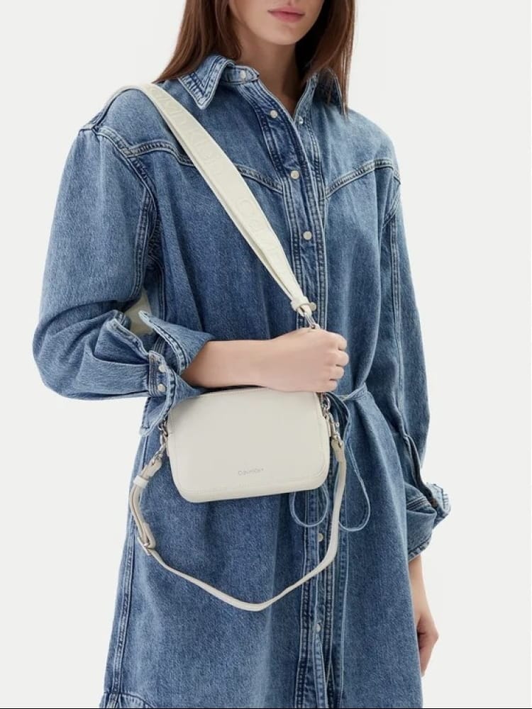 Calvin Klein borsa crema donna micro logo | Misure: 18 x 12 x 5 cm