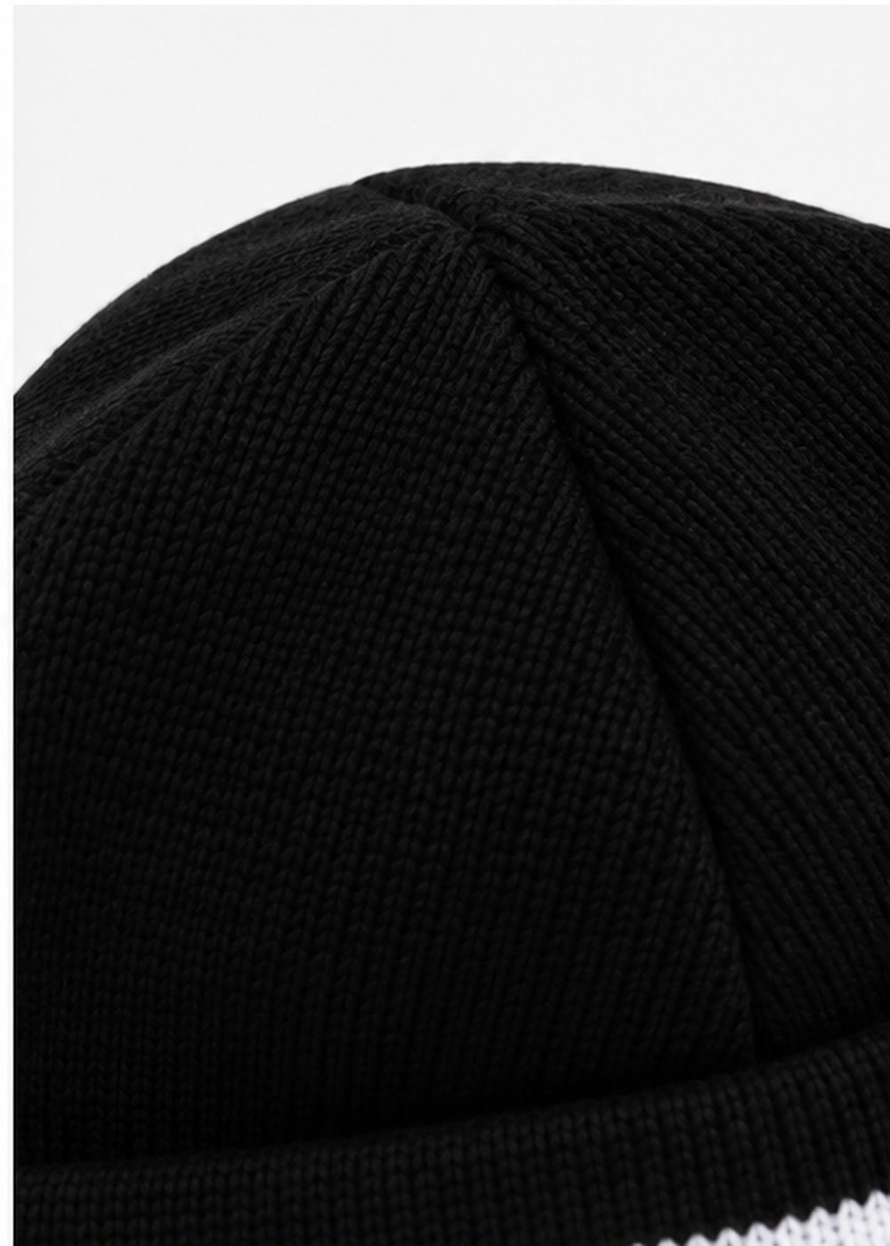 GCDS Cappello Nero Bambino in Lana con Maxi Logo AI26C2UJQN595K347