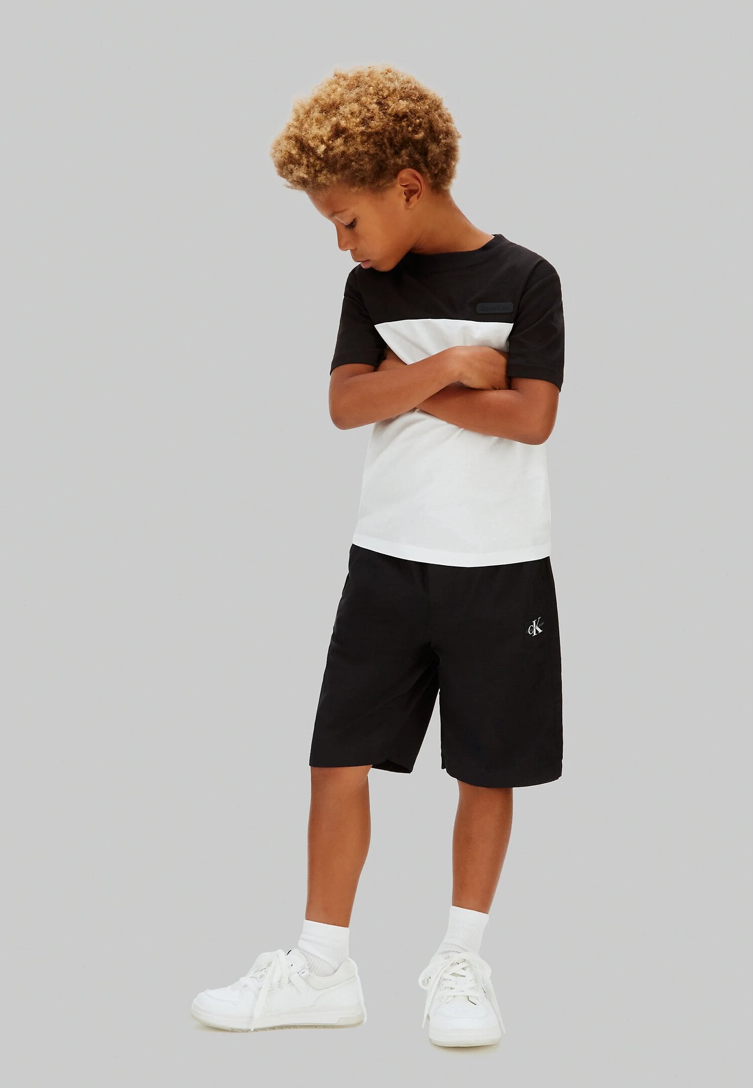 Calvin Klein Tshirt Bianca e Nera Color Block Bambino LVCKSJA00BBEH