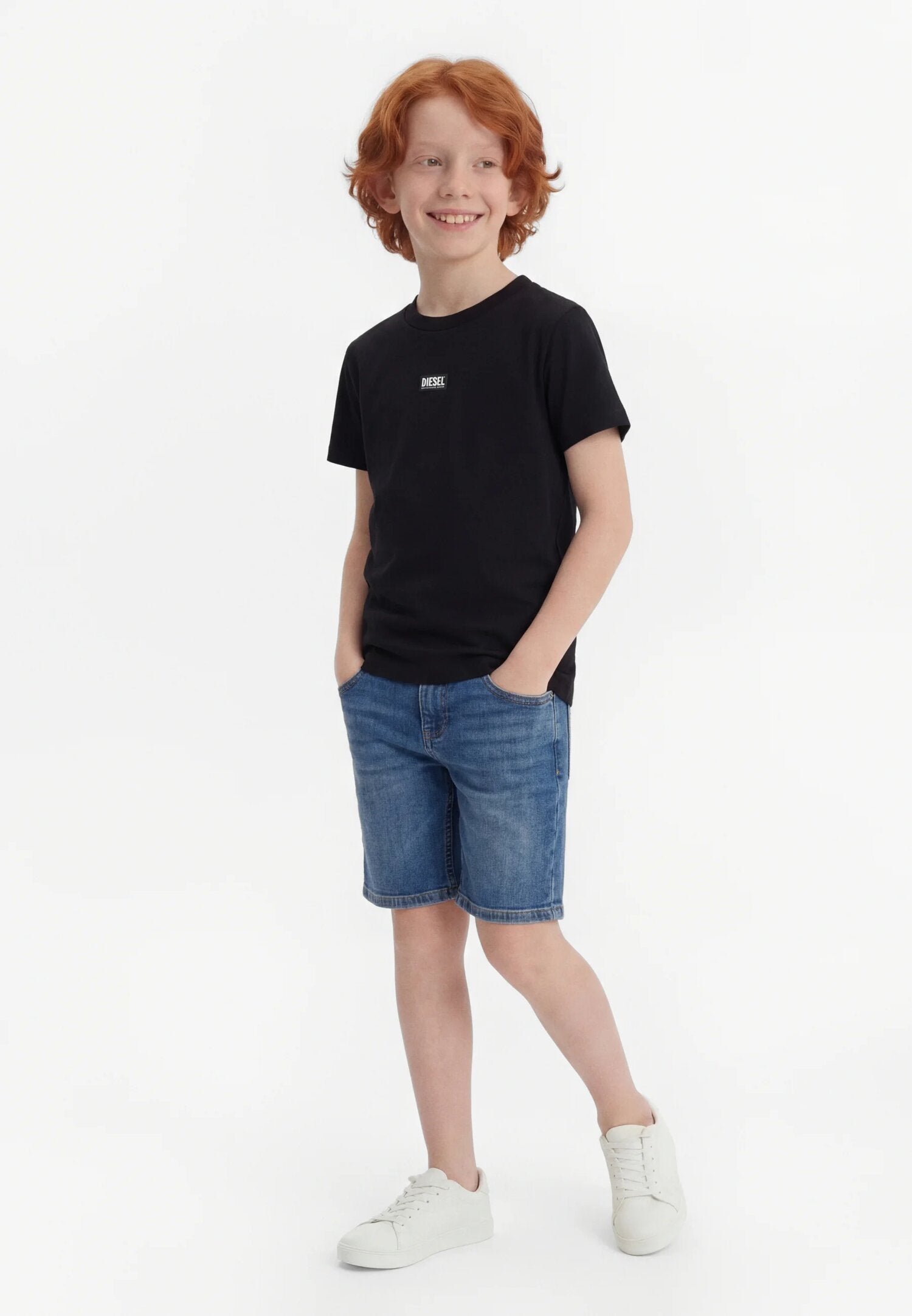 Diesel Tshirt Nera Con Logo Nero Centrale Bambino TJUSTR_