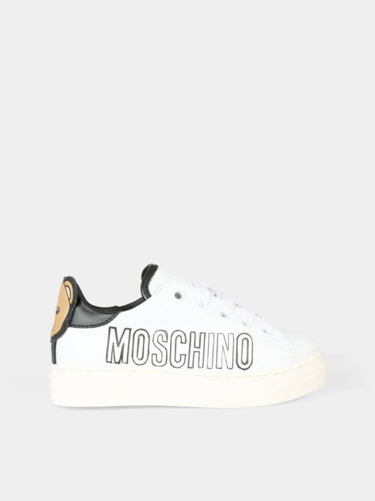 Moschino sneakers kids in pelle bianca con logo e teddy sul tallone Bambino