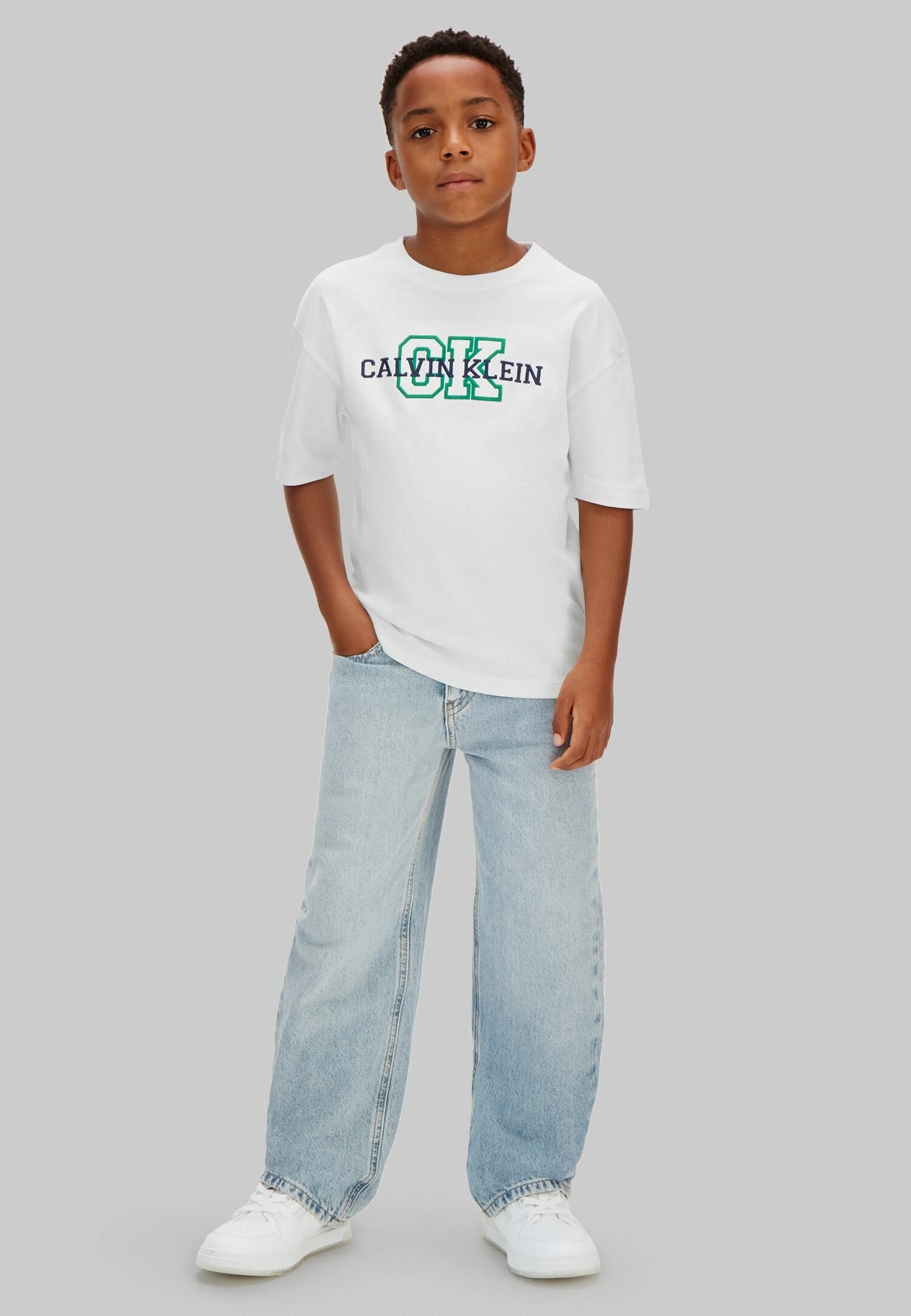 Calvin Klein Tshirt Con Logo College Verde Bambino LVCKSJA11BIAF_
