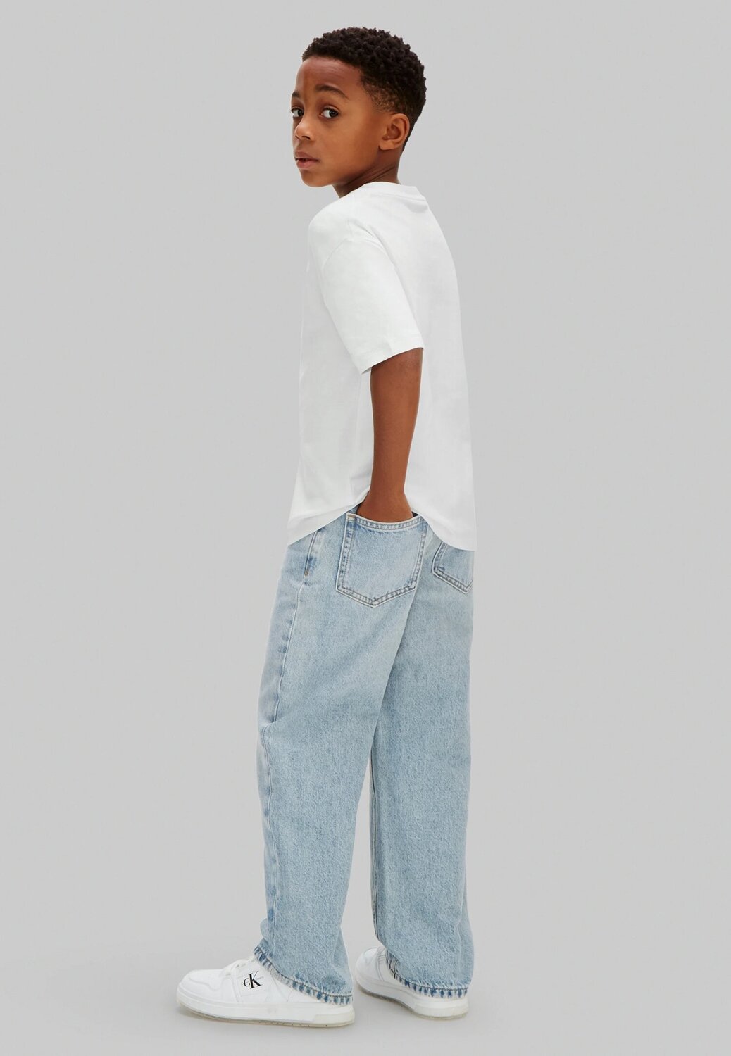 Calvin Klein Tshirt Con Logo College Verde Bambino LVCKSJA11BIAF_