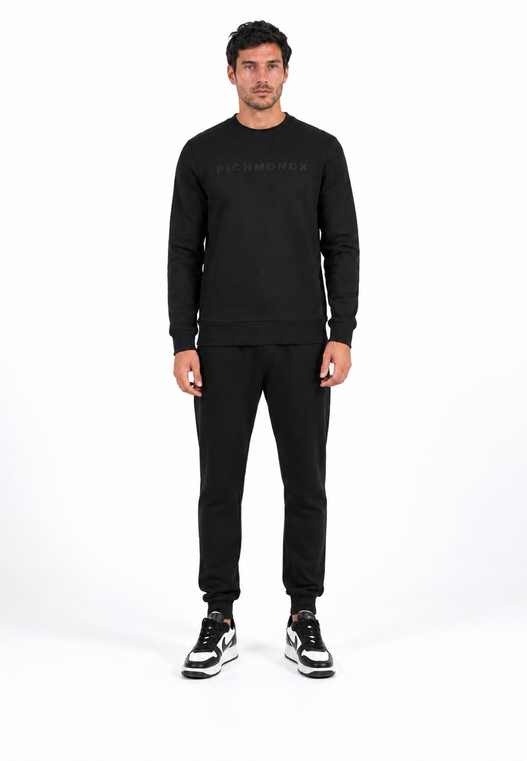 John Richmond Felpa Nera Con Logo Tono Su Tono Uomo UMP26004FE_