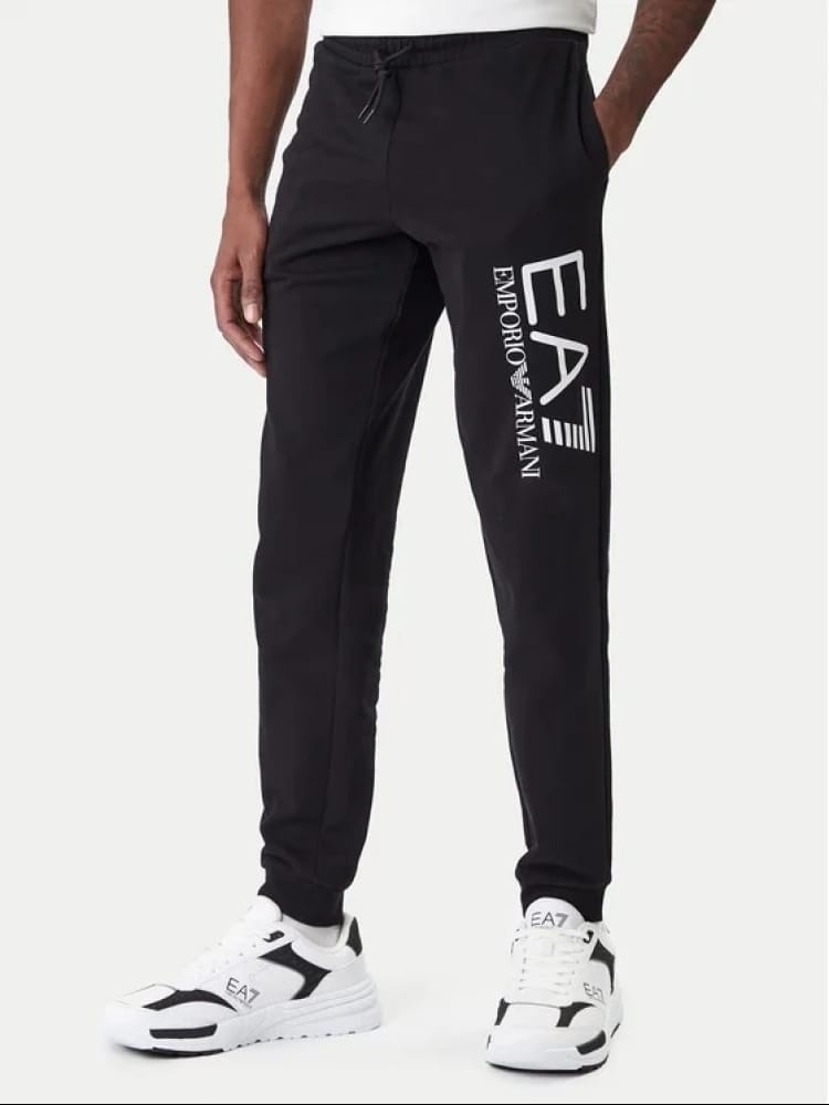Emporio Armani pantalone tuta in cotone nero con macro logo bianco