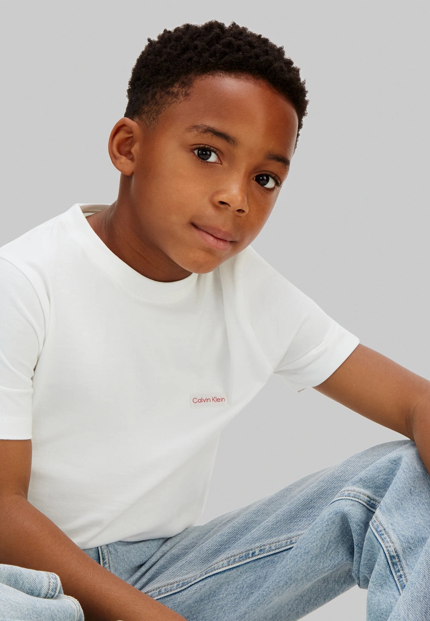 Calvin Klein Tshirt Bianca Con Logo Patch Piccolo Bambino LVCKSJA08BYAF_