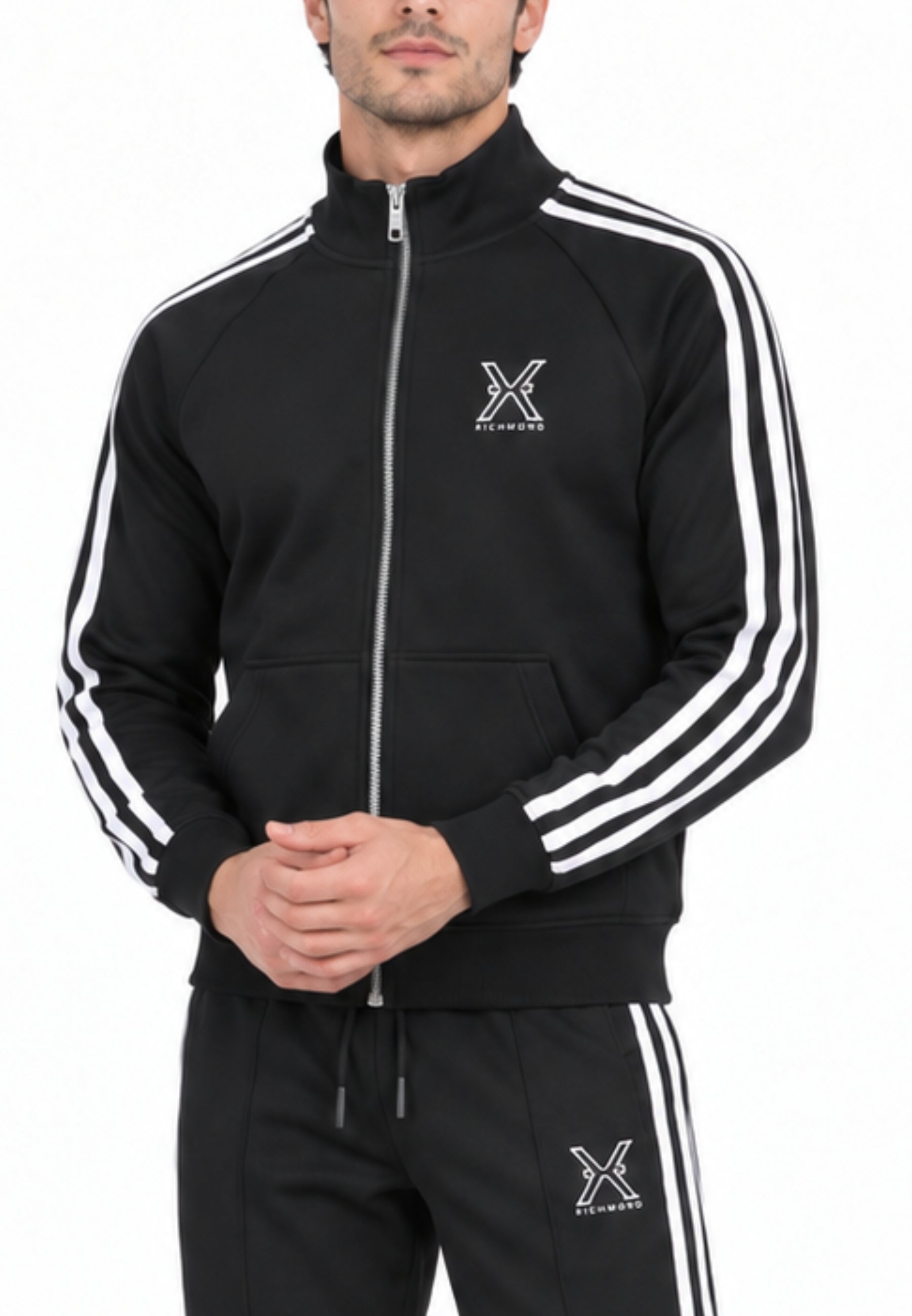 John Richmond tuta NERA A COLLO ALTO CON ZIP E STRISCE LATERALI Uomo uma26277tuta.ne_