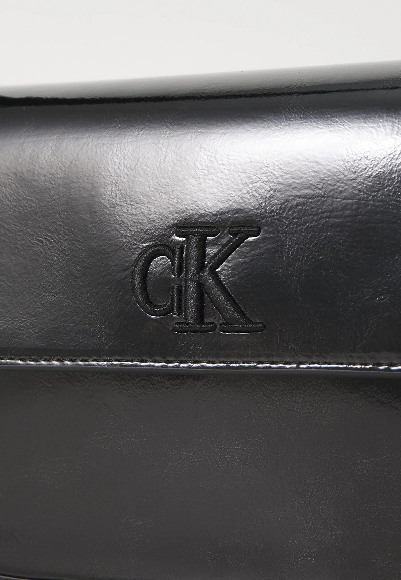 Calvin Klein Black Shoulder Bag Elegant and Versatile - BLACK | CammarataMode