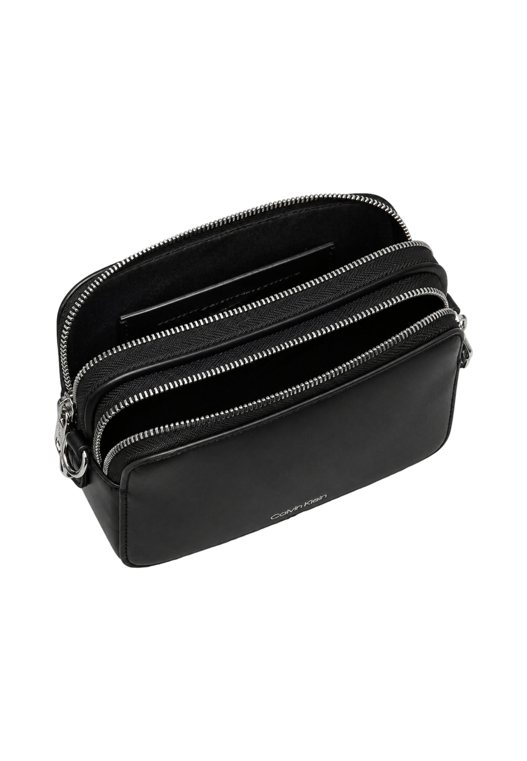 Calvin Klein borsa nera donna mini logo Misure: 12 x 18 x 5 cm dettaglio logo