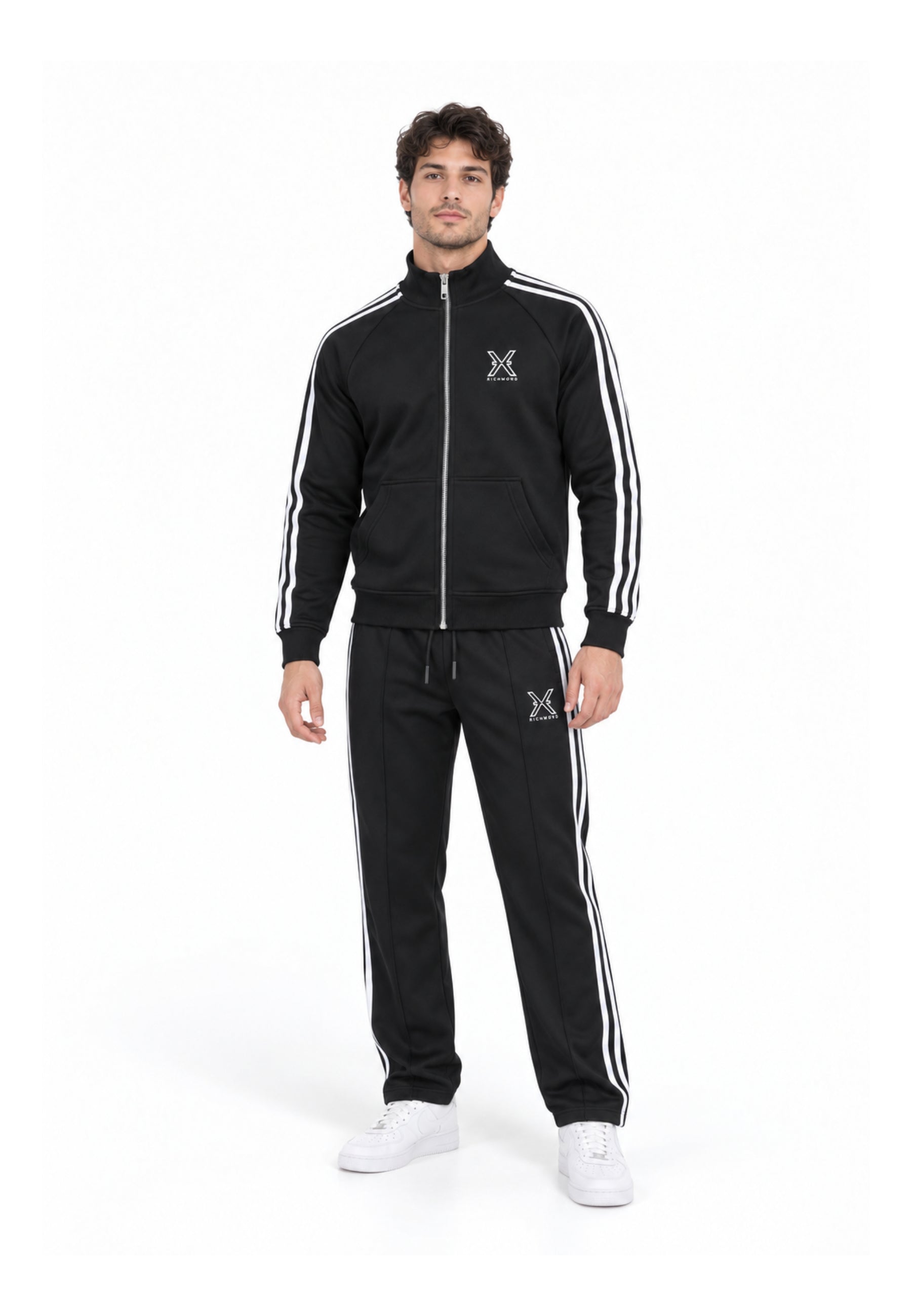 John Richmond tuta NERA A COLLO ALTO CON ZIP E STRISCE LATERALI Uomo uma26277tuta.ne_