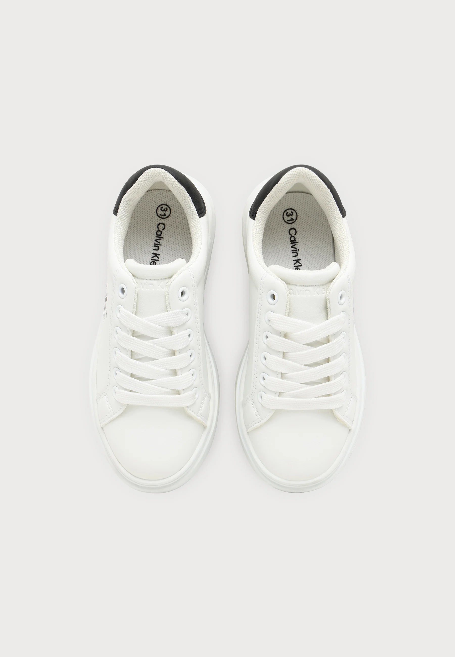 CALVIN KLEIN SNEAKERS BIANCHE CON LACCI, LOGO LATERALE E RETRO NERO Bambine e ragazze 226-V3X9-83468-1355X005.BIA_