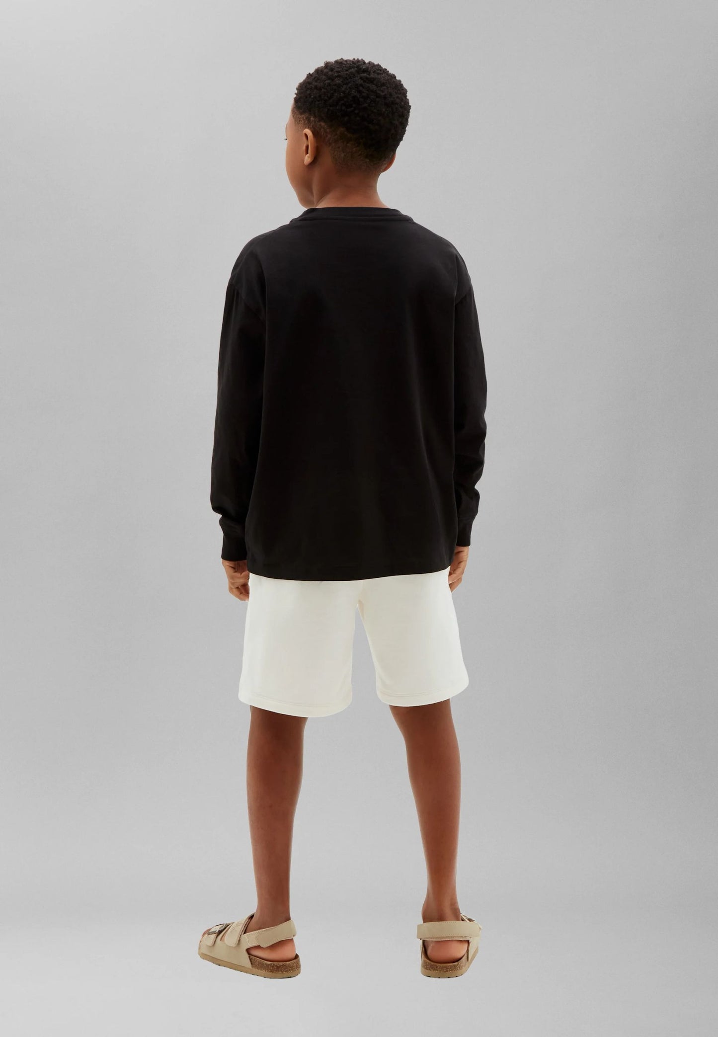 CALVIN KLEIN TSHIRT NERA LOGO RICAMO GRANDE A MANICHE LUNGHE Bambini e ragazzi LVCKTJA46BBEH_