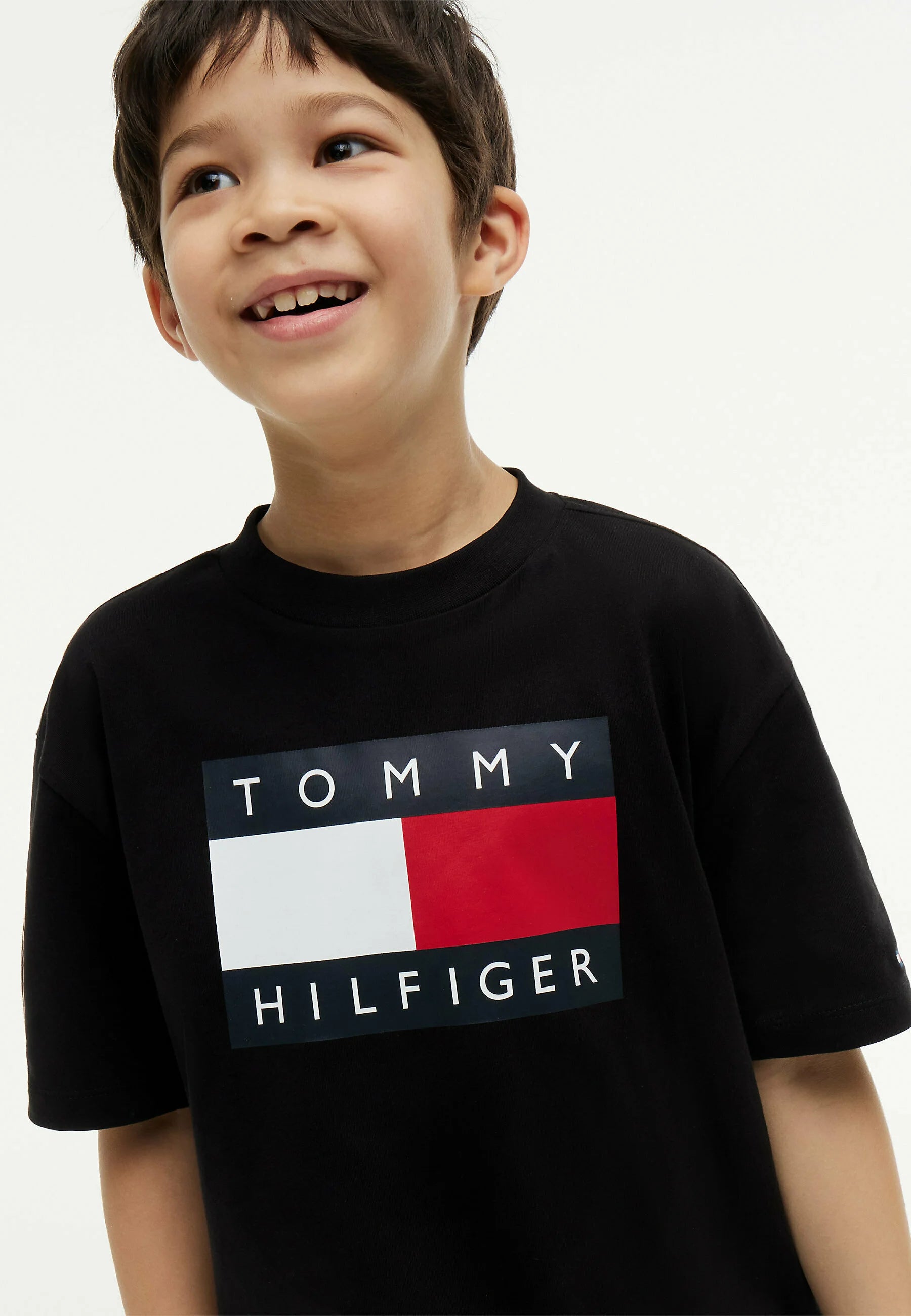 TOMMY HILFIGER TSHIRT NERA LOGO BANDIERA MANICHE CORTE Bambini e ragazzi KB0KB10340BDS_