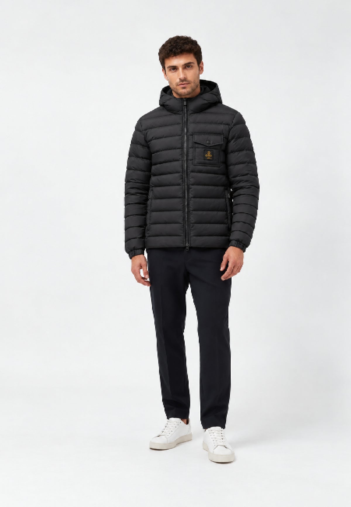 REFRIGIWEAR Giubbotto nero con cappuccio e logo applicato Uomo HUNTER JACKET.NE_