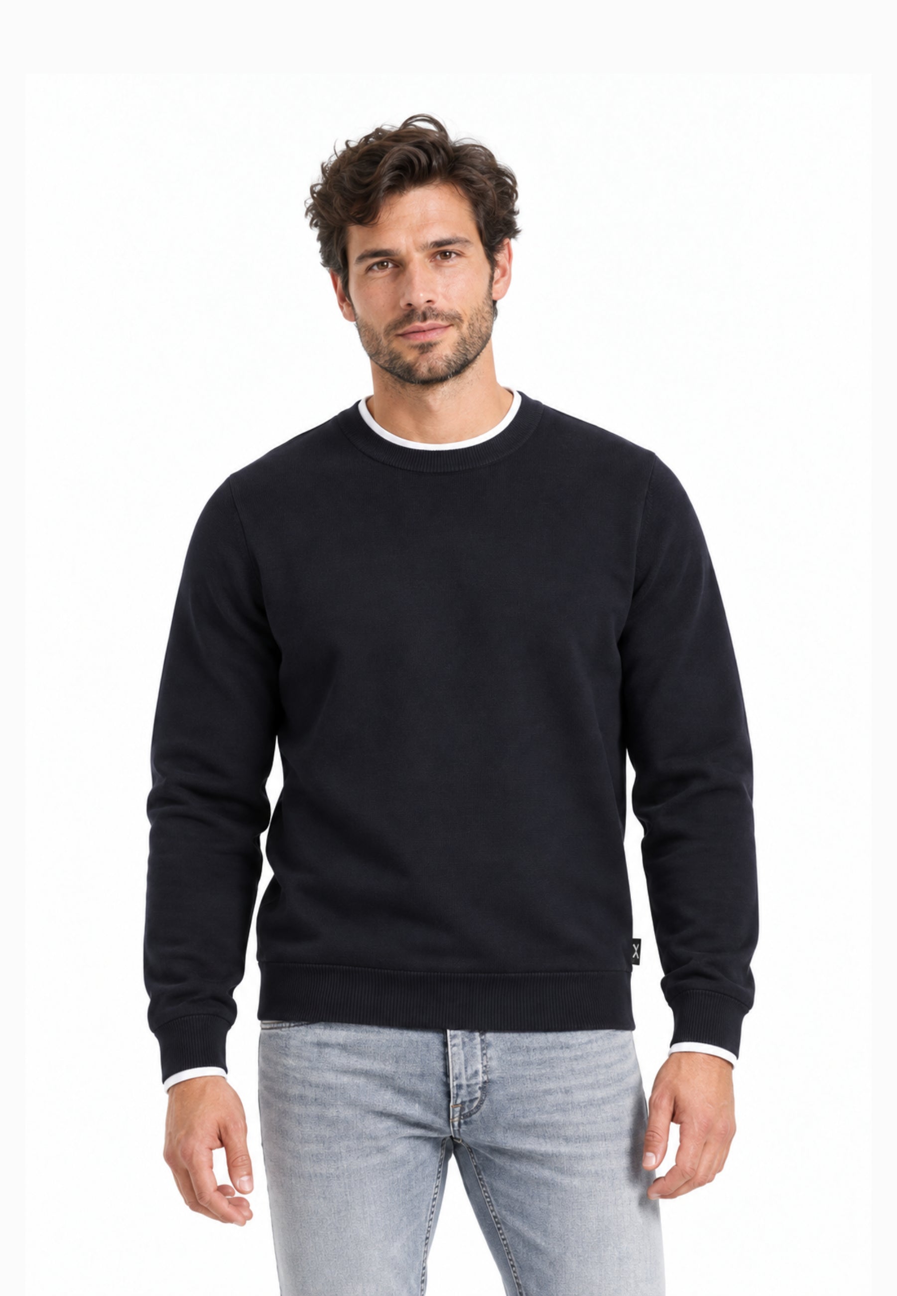 John Richmond MAGLIONE NERO CON ORLI A CONTRASTO BIANCHI Uomo UMA26271MA.NE_
