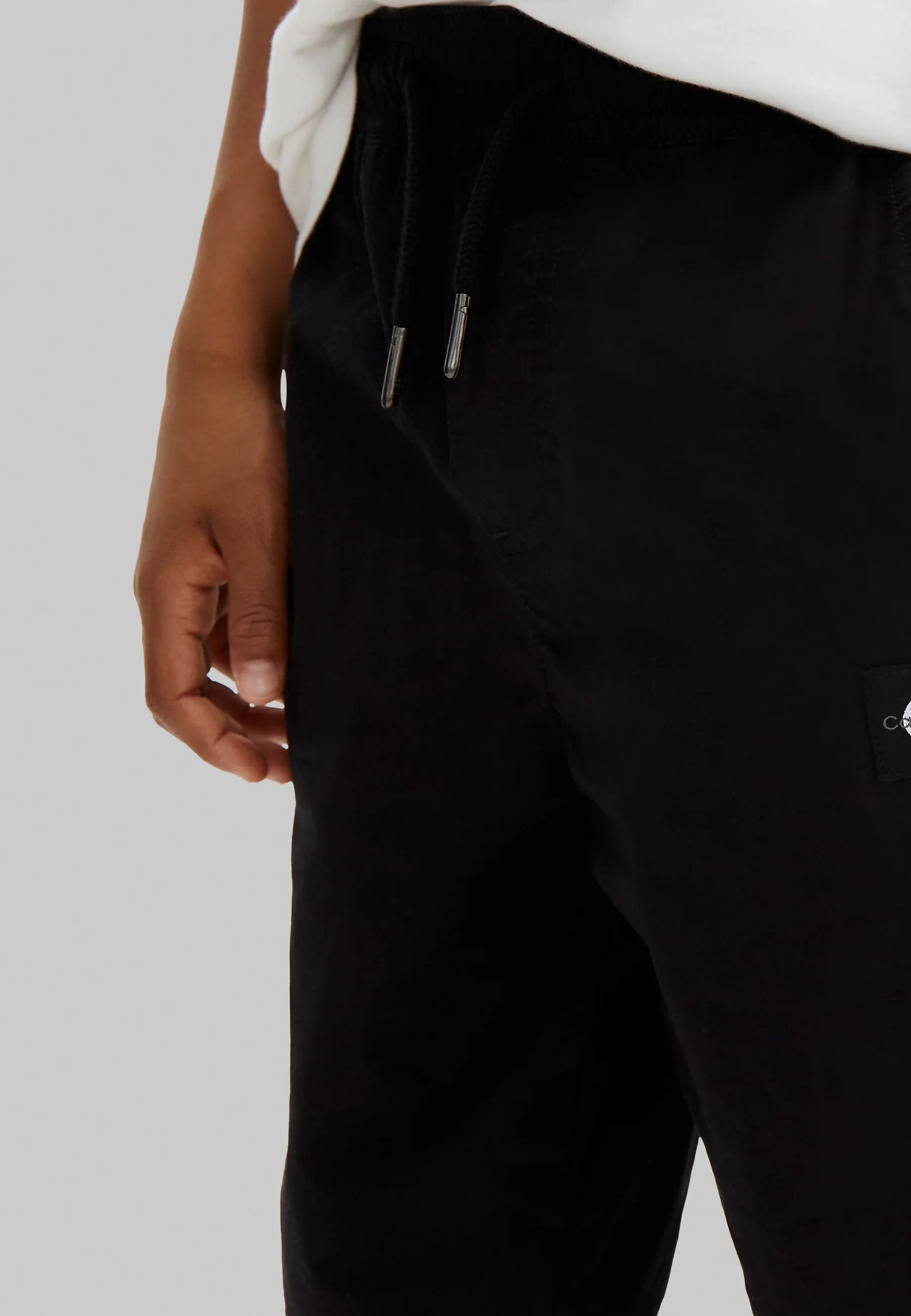Calvin Klein Bermuda Nero Con Logo Ck Gamba Bambino LVCKSJC79BBEH_