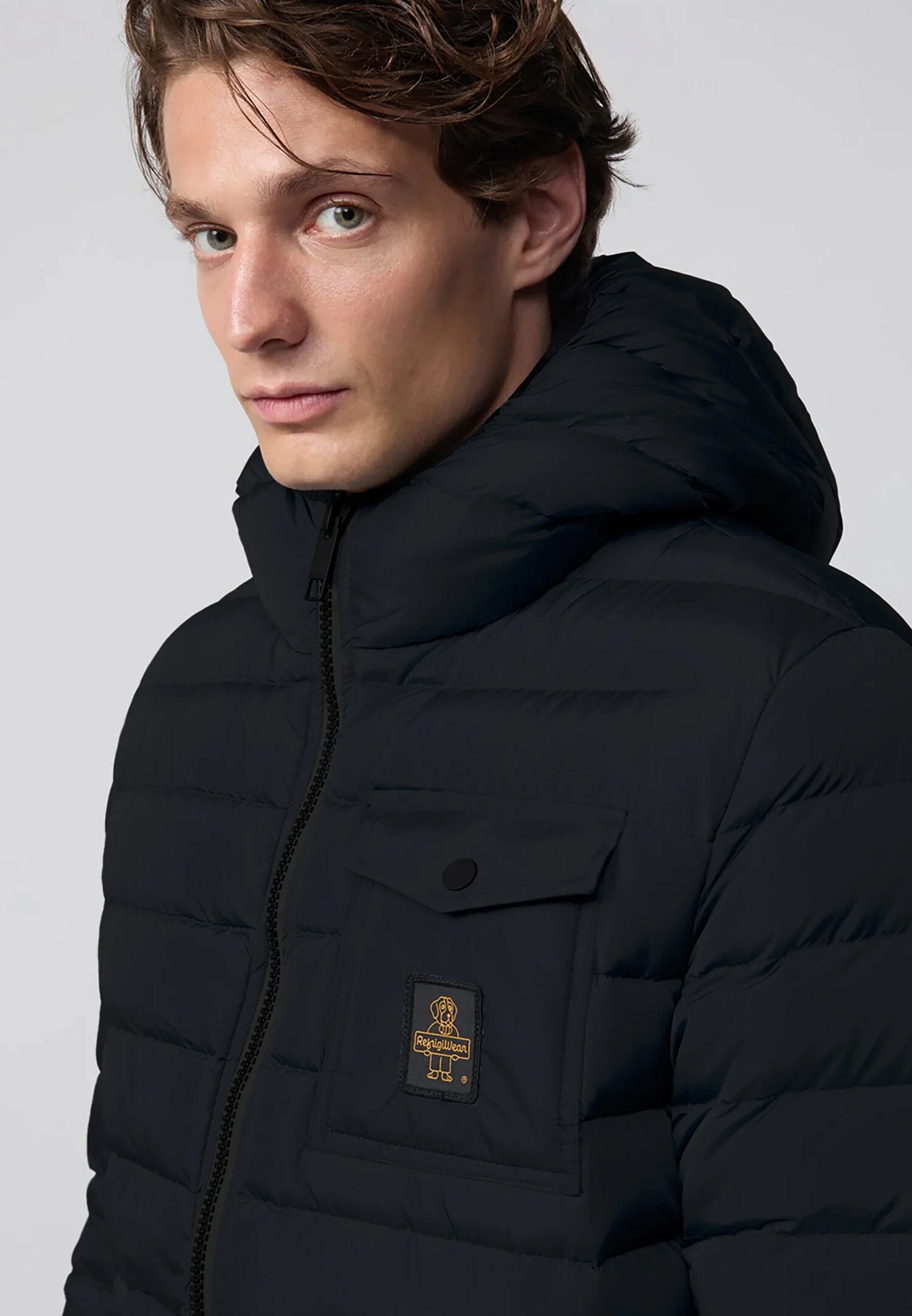 Refrigiwear Giubotto Nero Uomo Taschino In Nylon Con Cappuccio Sportivo AI25