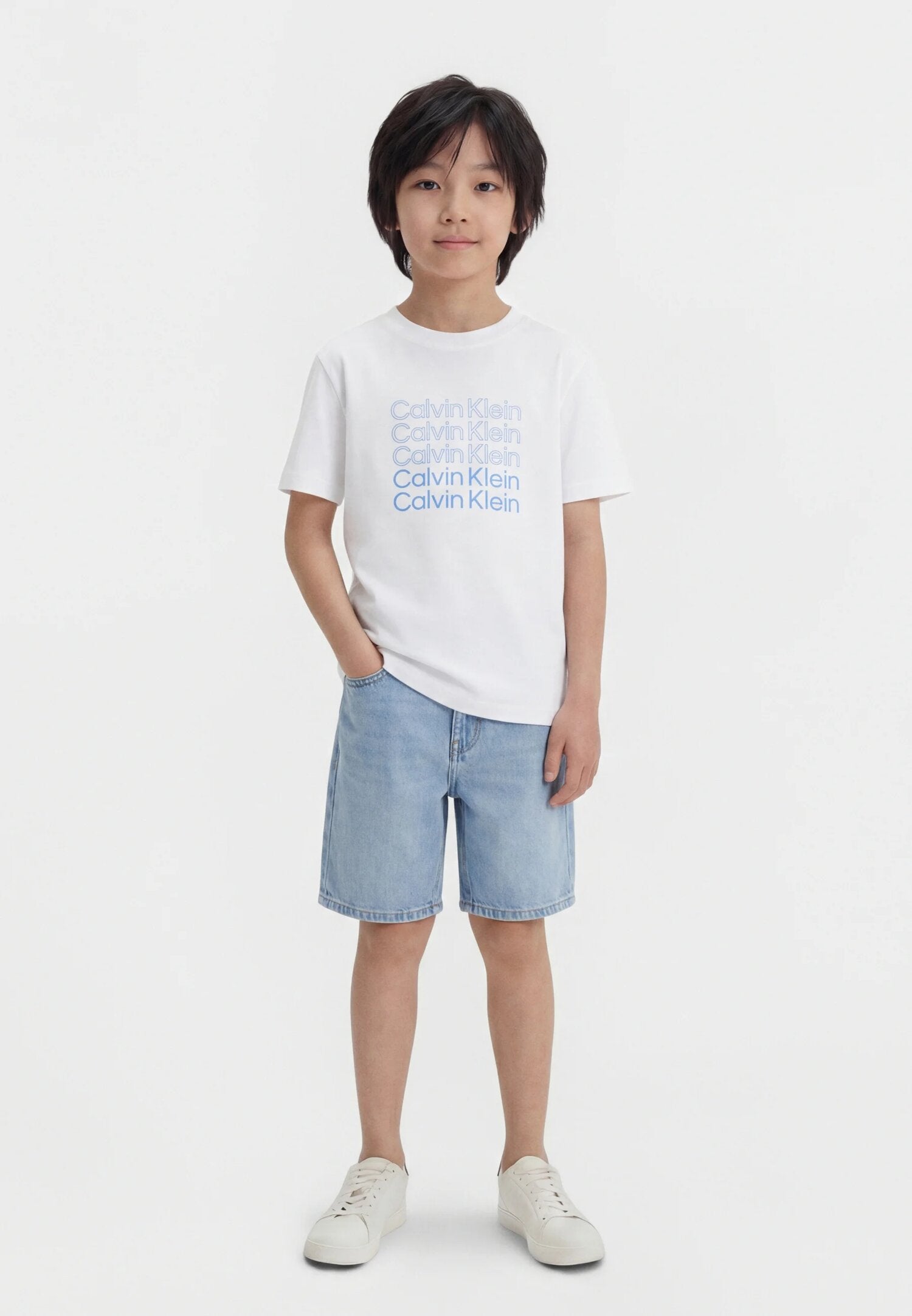 Calvin Klein Tshirt Bianca Con Logo Ripetuto Azzurro Bambino LVCKSJA10BYAF_