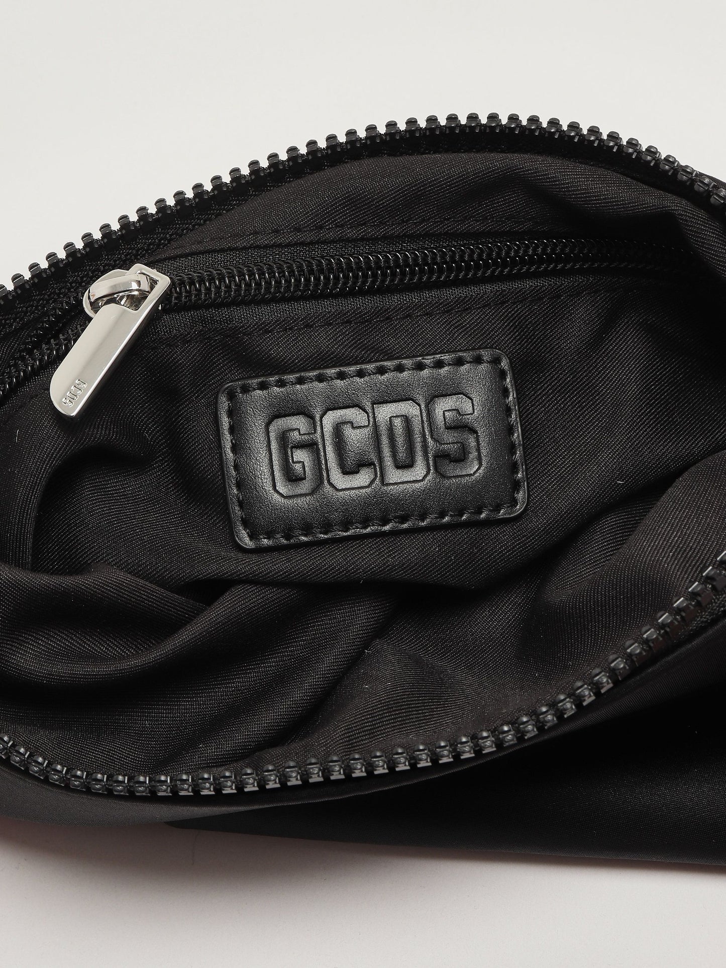 GCDS Pochette in nylon e simil pelle