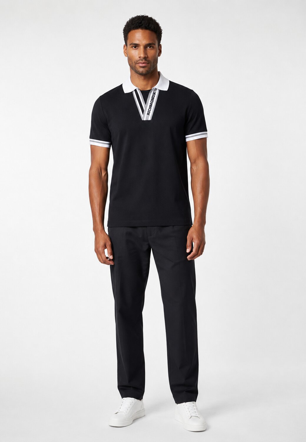 John Richmond Polo Nera Con Colletto a v a Contrasto Uomo UMP26013PO_