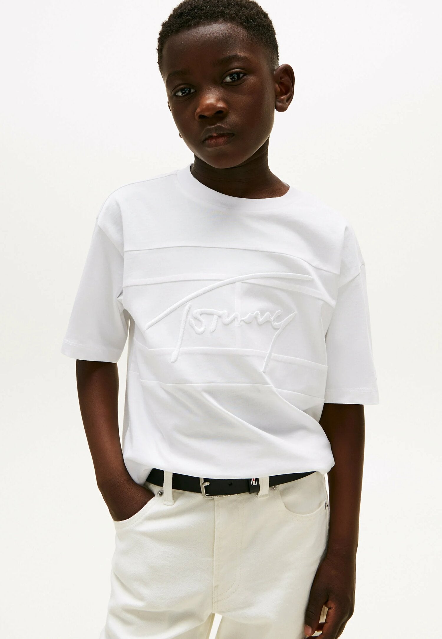 Tommy Hilfiger T-shirt Signature da Bambino – Cotone Bianco con Logo in Rilievo