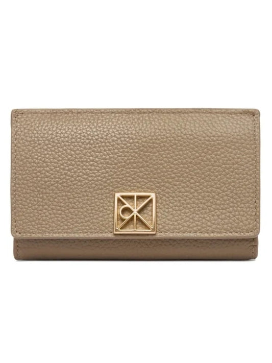 Calvin Klein portafoglio donna in ecopelle beige con logo dorato Donna | Misure: 10 x 7.5 x 2 cm
