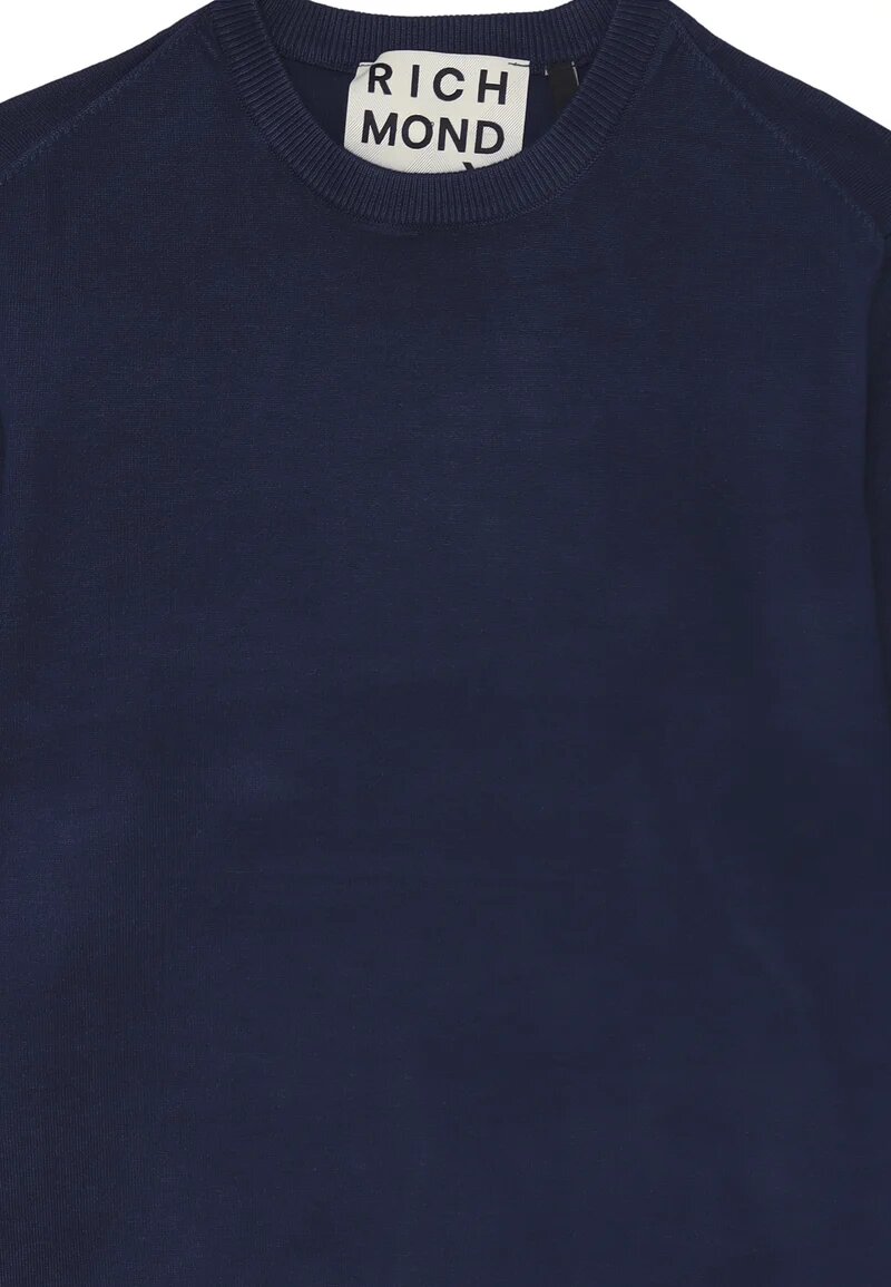 033880.ROYAL_3.jpg