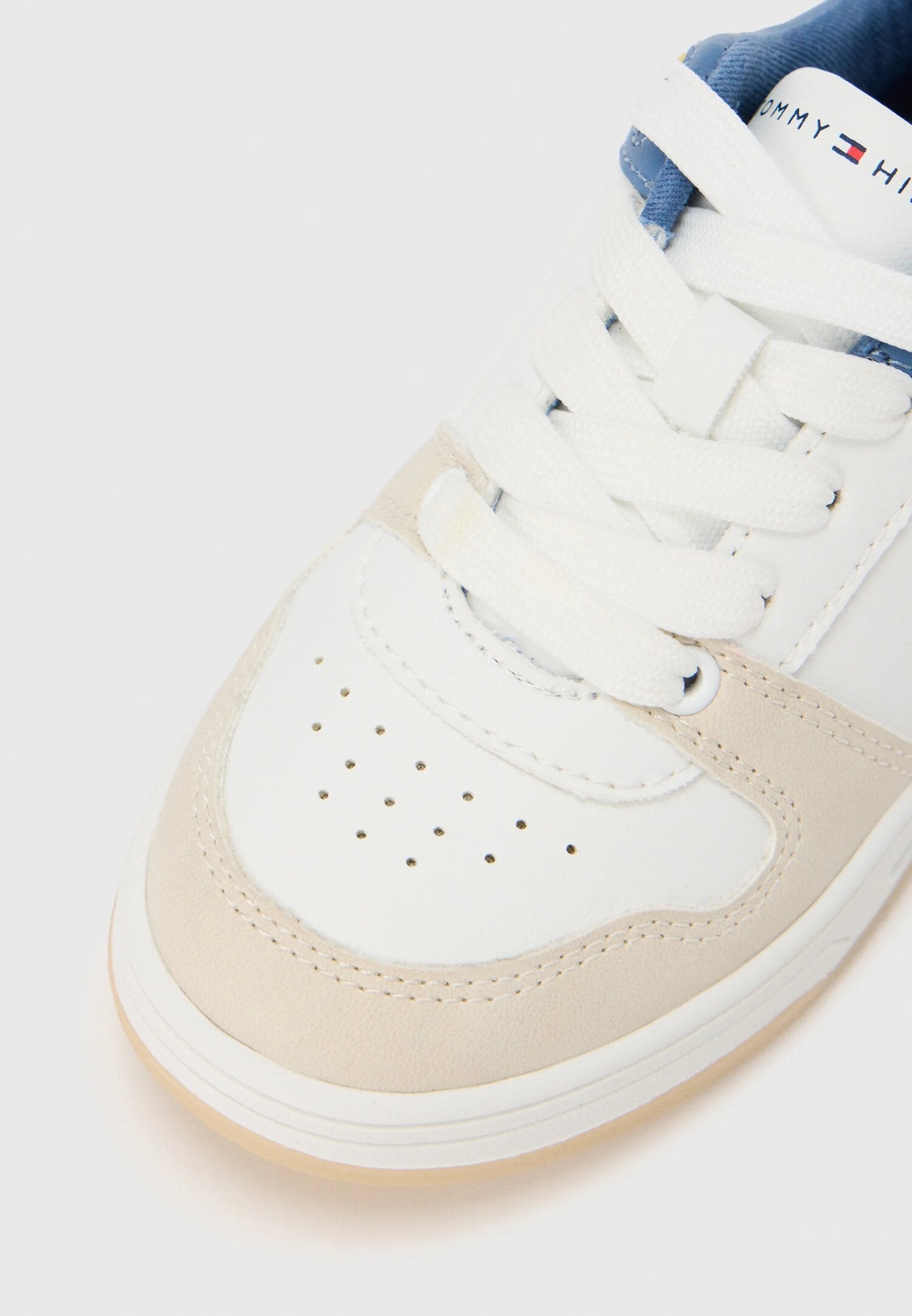 Tommy Hilfiger Scarpe Bianche Bambino Chiusura Lacci Quotidiano In Ecopelle 2