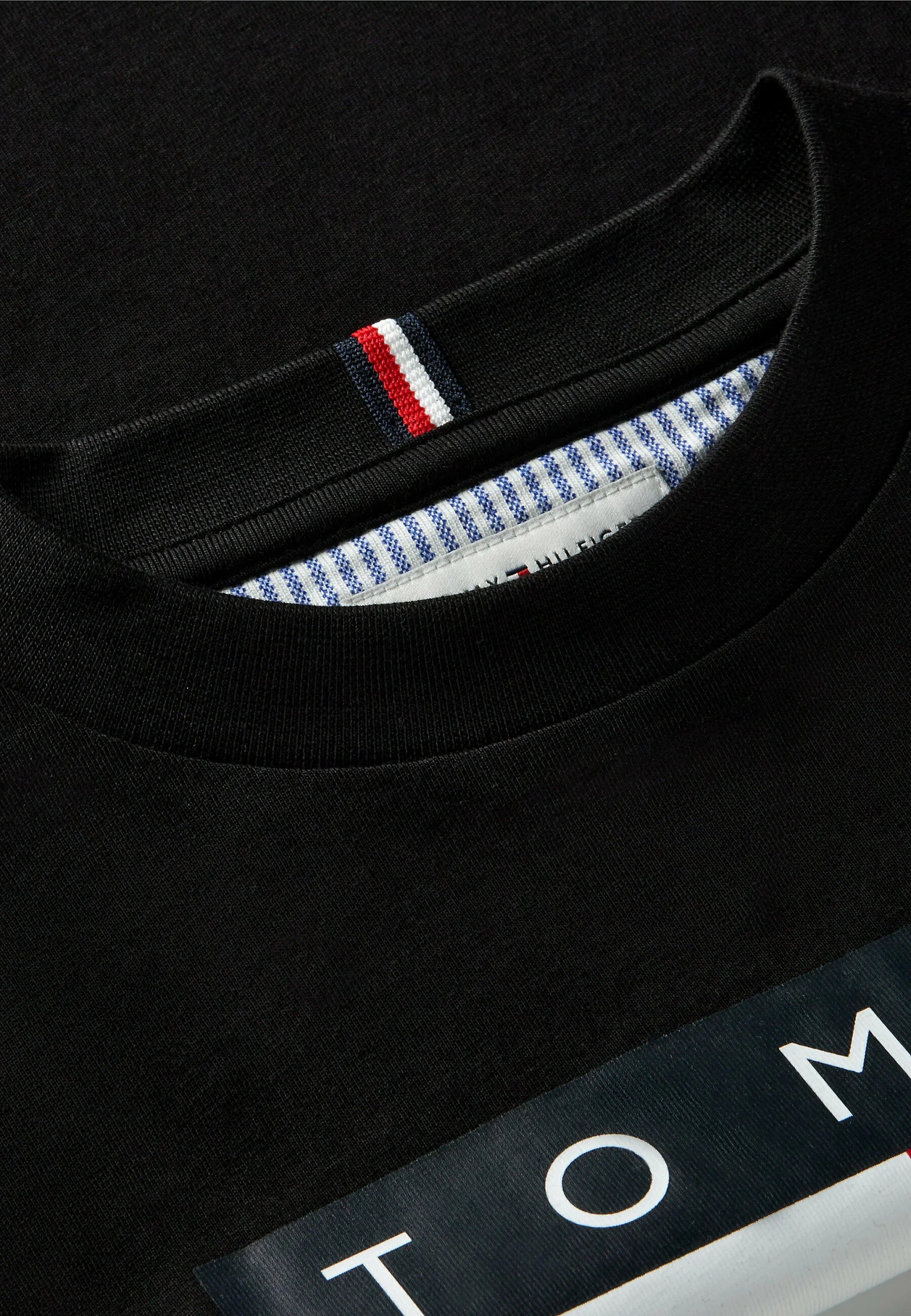 TOMMY HILFIGER TSHIRT NERA LOGO BANDIERA MANICHE CORTE Bambini e ragazzi KB0KB10340BDS_
