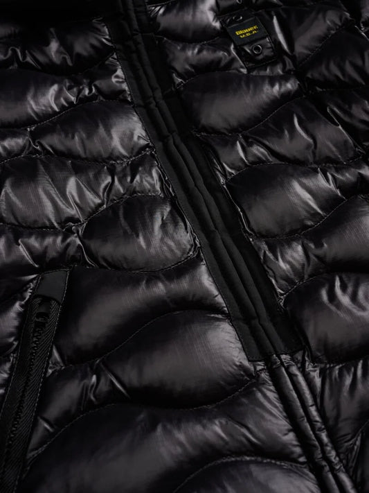 Blauer giubbotto nero bambino con cappuccio a onde patch logo sul braccio