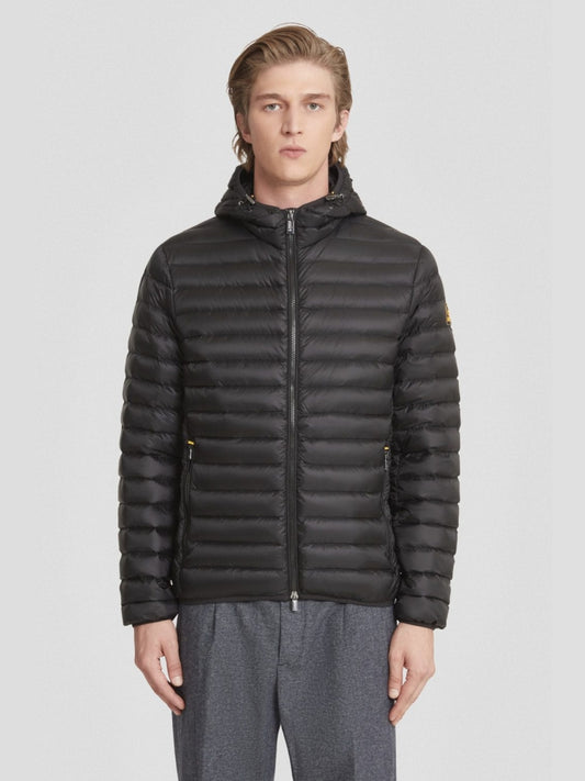 Ciesse Piumini giubbotto nero uomo con cappuccio a righe patch logo sul braccio