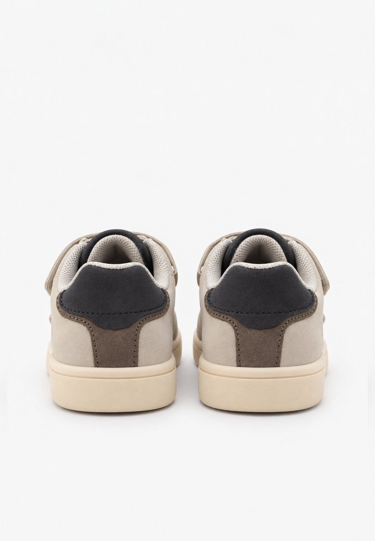 CALVIN KLEIN SCARPA GRIGIA CON STRAPPI Bambini e ragazzi 221-V1X9-83441-0345X053.GRIG_