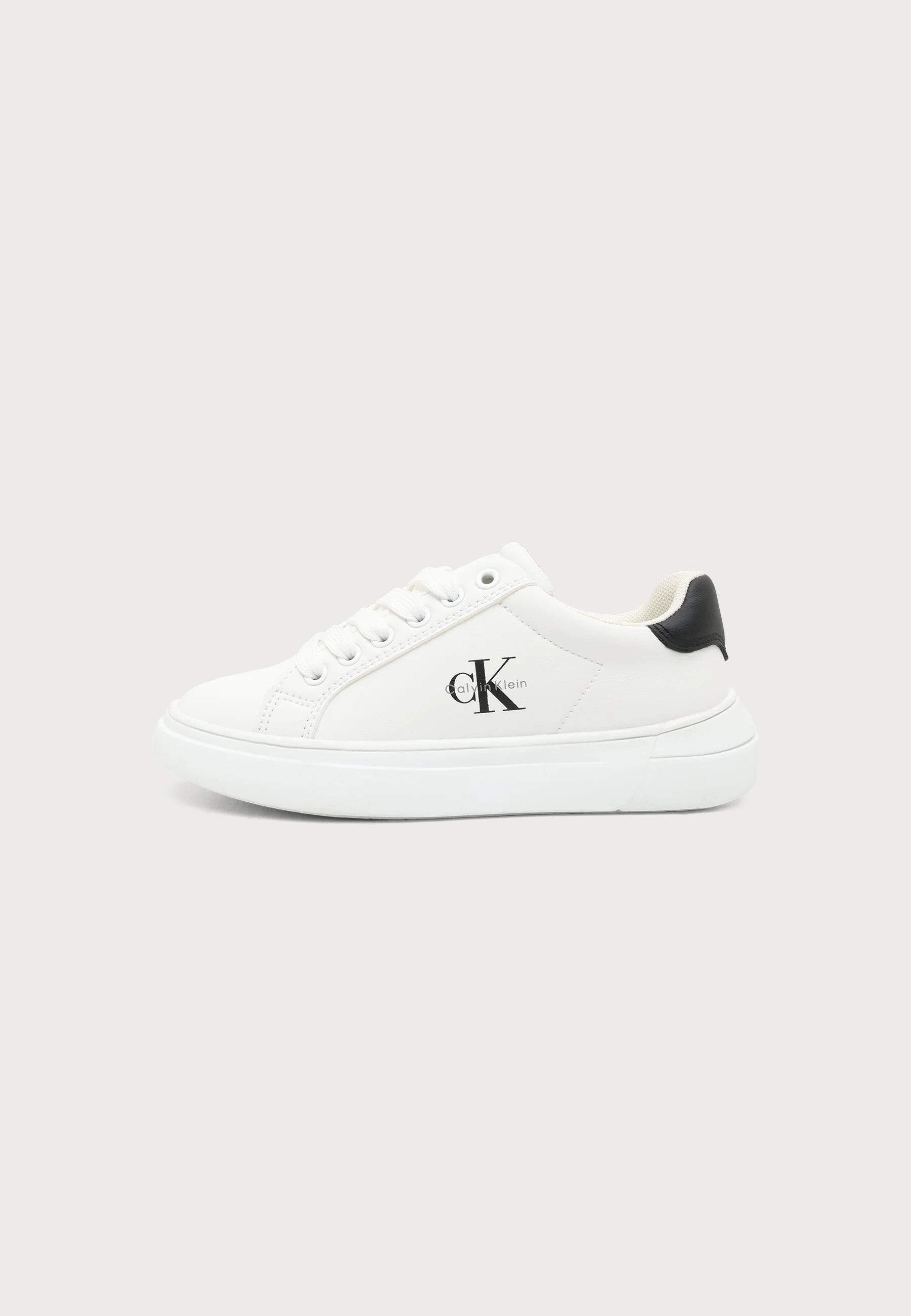 CALVIN KLEIN SNEAKERS BIANCHE CON LACCI, LOGO LATERALE E RETRO NERO Bambine e ragazze 226-V3X9-83468-1355X005.BIA_