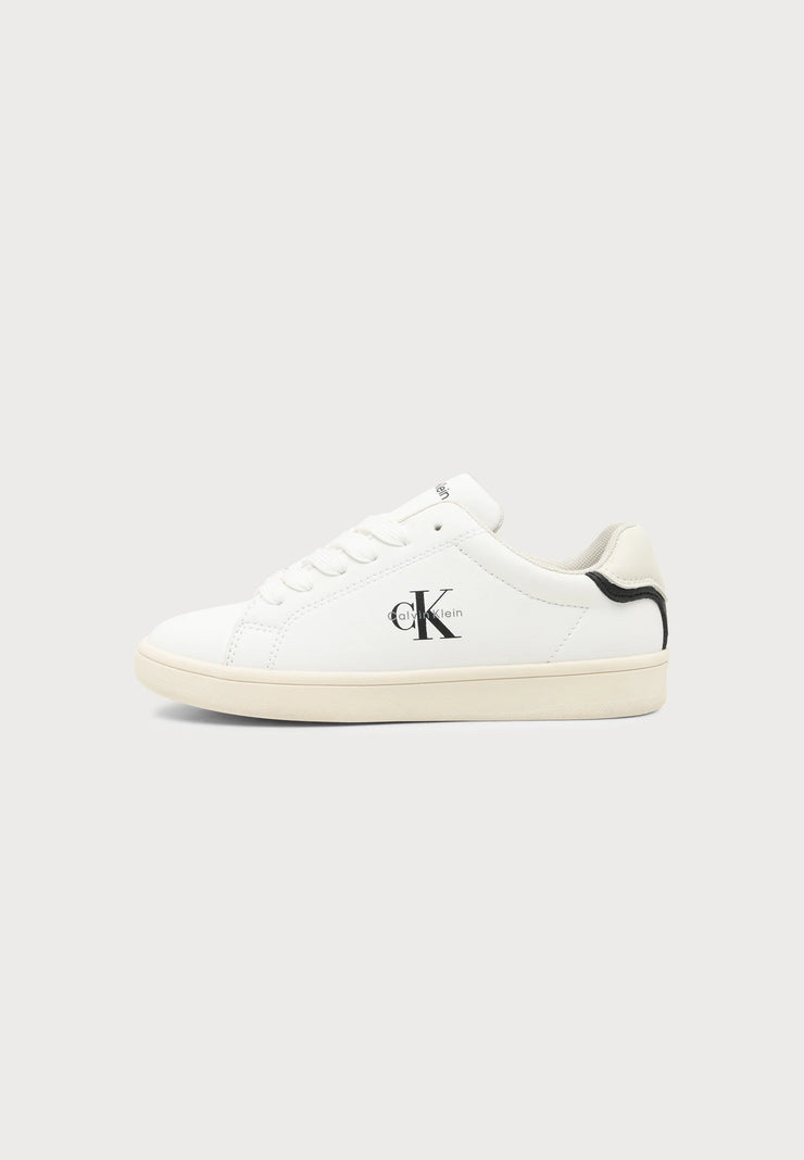 CALVIN KLEIN SCARPA BIANCA CON DETTAGLIO NERO SUL RETRO E LOGO LATERALE Bambini e ragazzi 222-V3X9-89447-1355Y631.BIA_