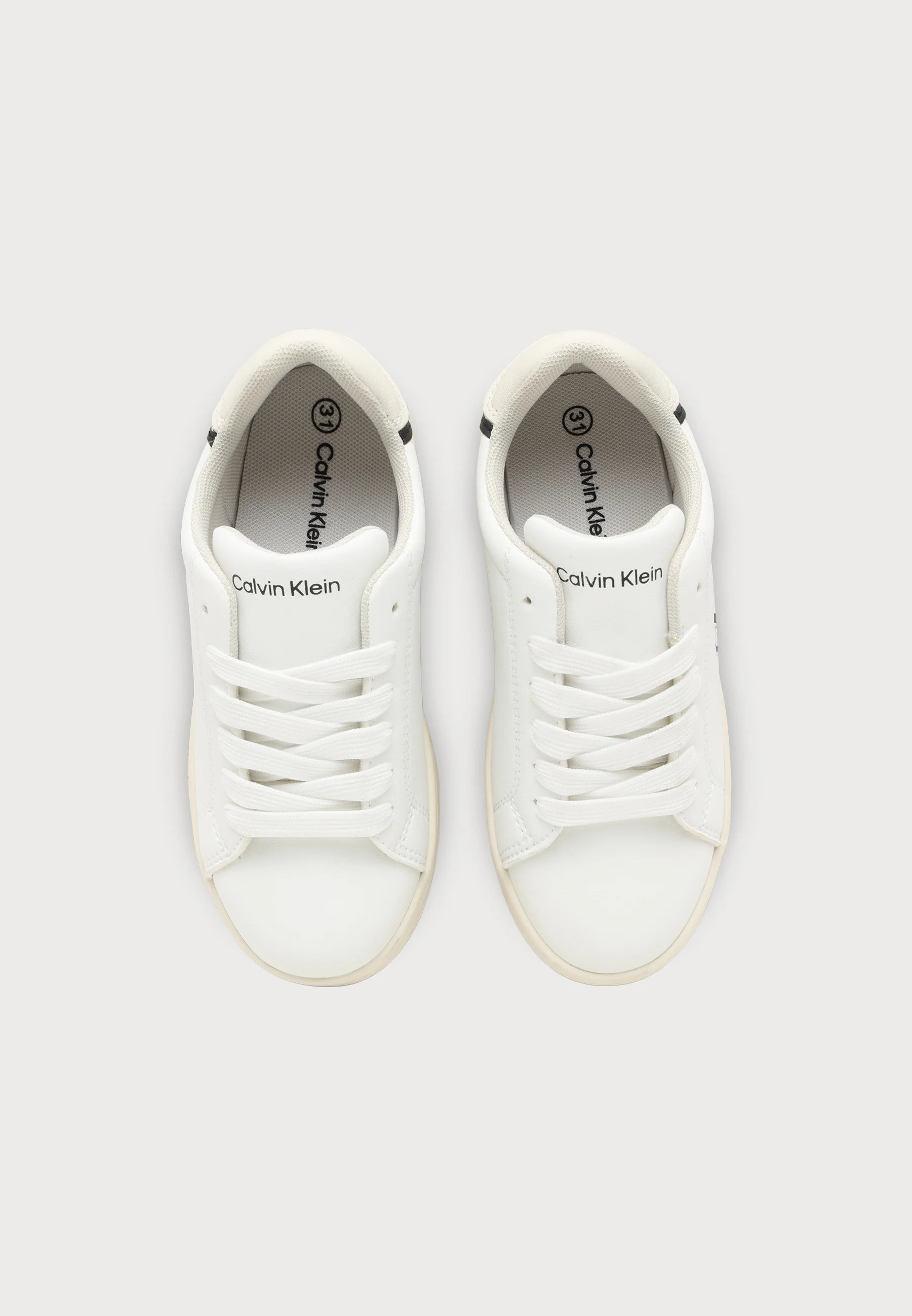 CALVIN KLEIN SCARPA BIANCA CON DETTAGLIO NERO SUL RETRO E LOGO LATERALE Bambini e ragazzi 222-V3X9-89447-1355Y631.BIA_